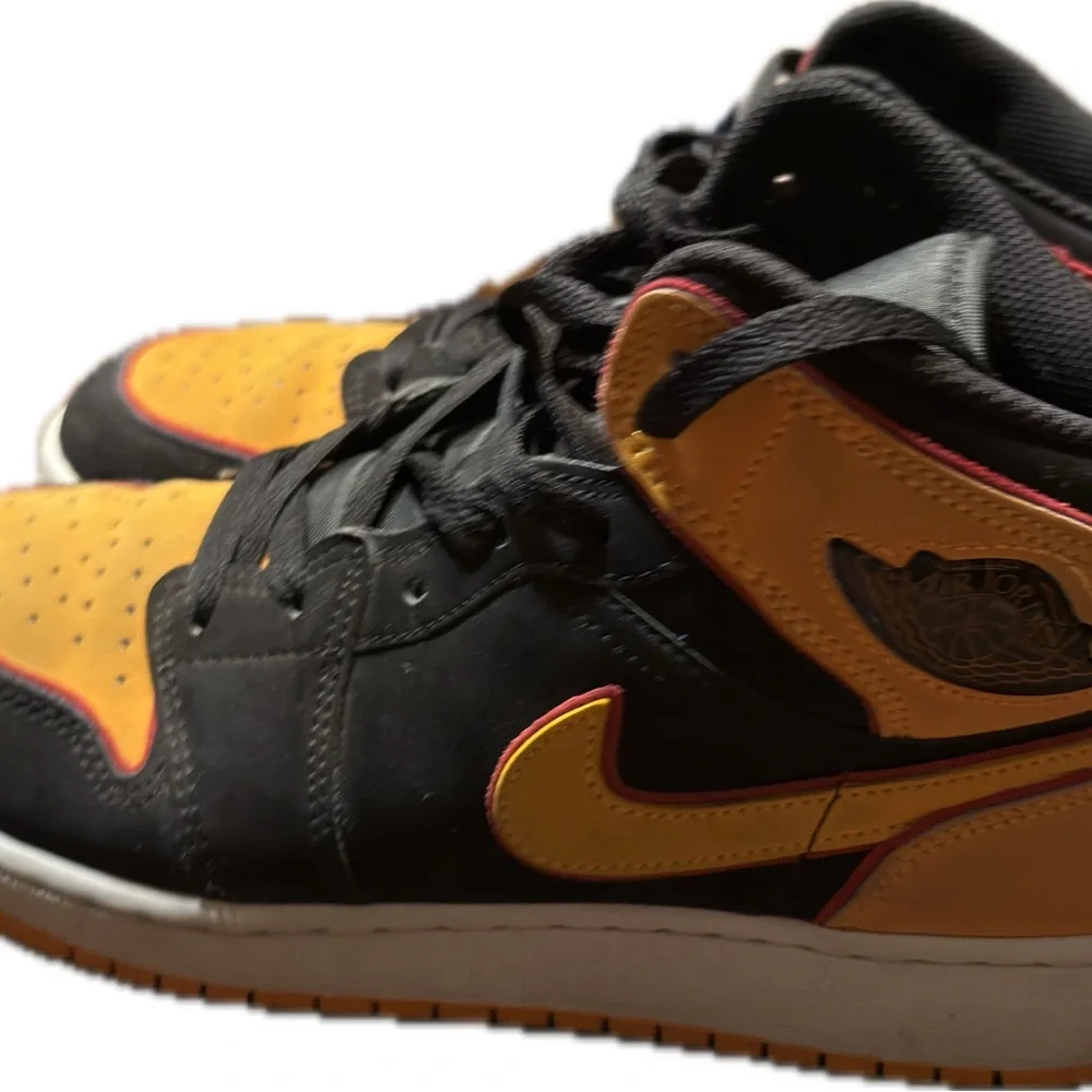 Jordan retro 1s Black and Yellow High-Top Sneakers - Picture 3 of 5